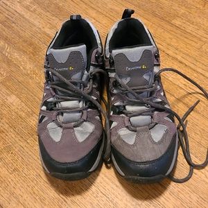 Bearpaw Hiking Boots Low Top size 8.5